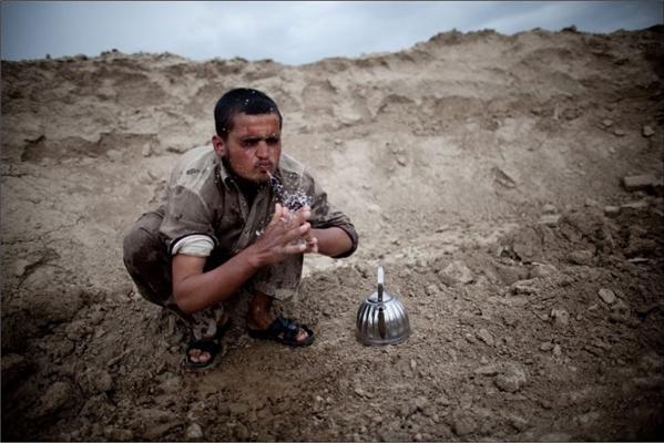 На цегельному заводі в Кабулі працюють діти