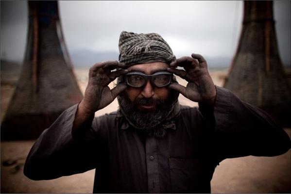 На цегельному заводі в Кабулі працюють діти