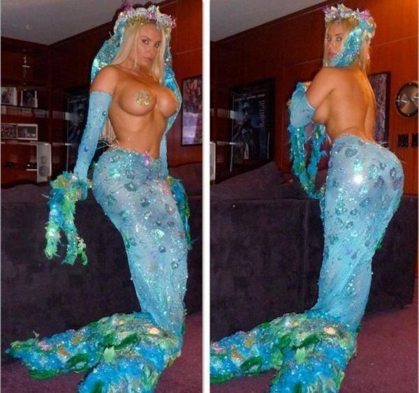 Очень грудастая Николь "Коко" Остин