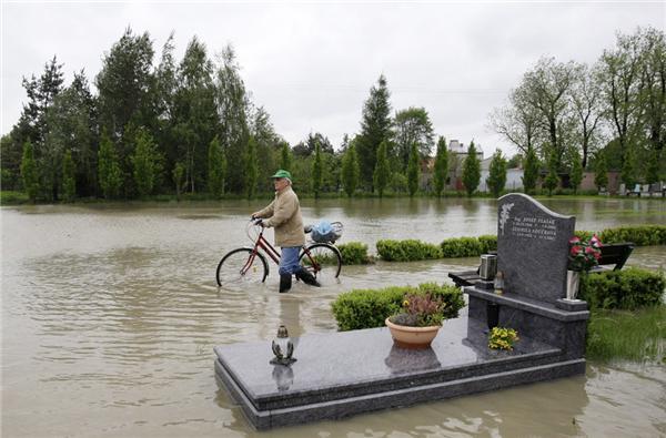 Уникальные снимки майских наводнений в разных странах
