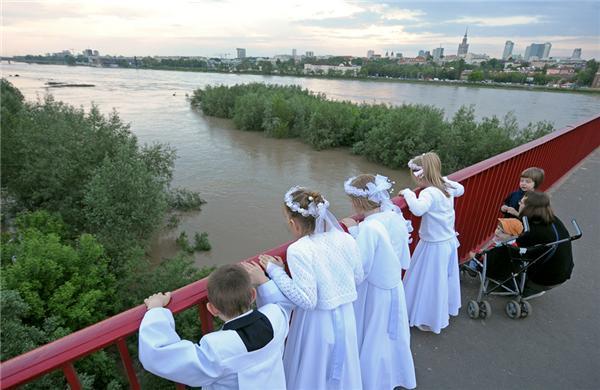 Уникальные снимки майских наводнений в разных странах