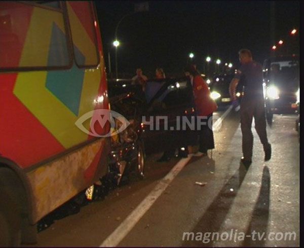 На Броварском проспекте столкнулись две "Лады" и маршрутка