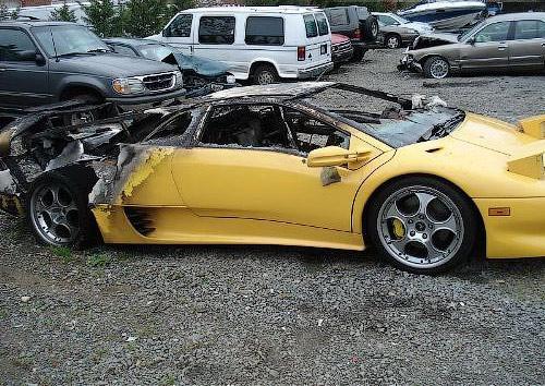 Суперкары, уничтоженные владельцами сразу после покупки. ФОТО