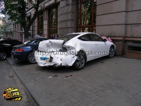 В Киеве произошло VIP ДТП. ВИДЕО