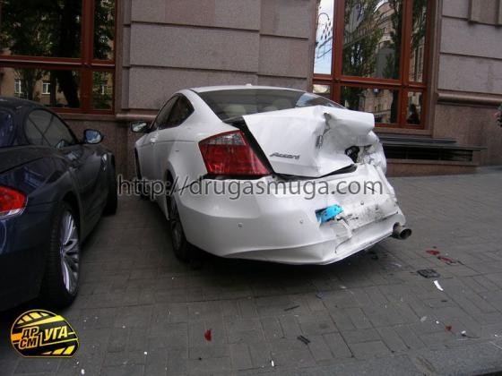 В Киеве произошло VIP ДТП. ВИДЕО