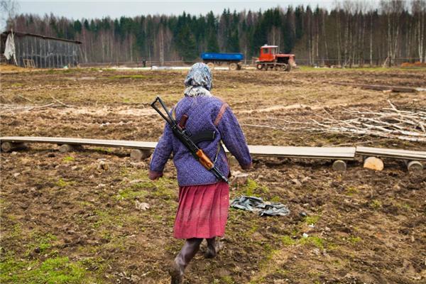 Ксенія Собчак відправилися в село до мільйонера