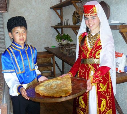 Євпаторія приготувала найбільший у світі чебурек. ФОТО