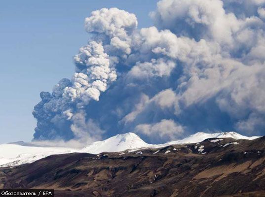 Исландский вулкан снова закрыл небо над Европой. ФОТО