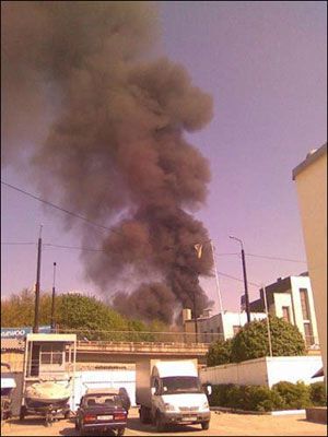 В Харькове горит вагоноремонтный завод