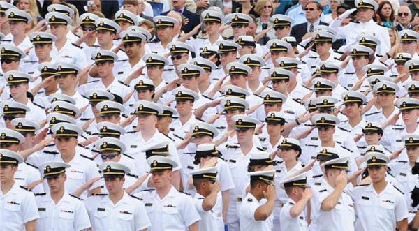 Курсанты военно-морской академии США 