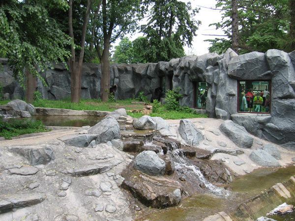 Опустевший зоопарк навеял грусть на посетителей. ФОТО