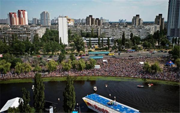 В Киеве состоялся "Red Bull Flugtag" 2010