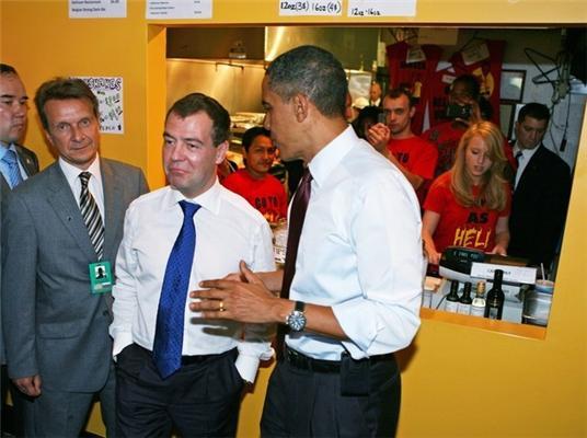 На встрече с Медведевым Обама не затрагивал тему "шпионов" 