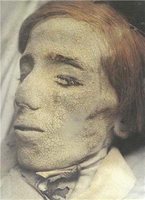 Музей мерців. Із слабкими нервами не дивитися!