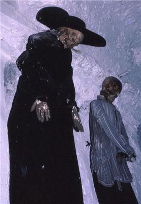 Музей мерців. Із слабкими нервами не дивитися!