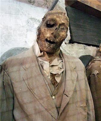 Музей мерців. Із слабкими нервами не дивитися!