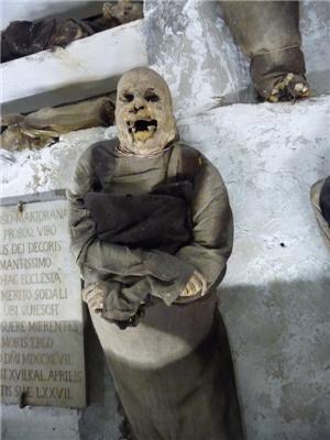 Музей мерців. Із слабкими нервами не дивитися!