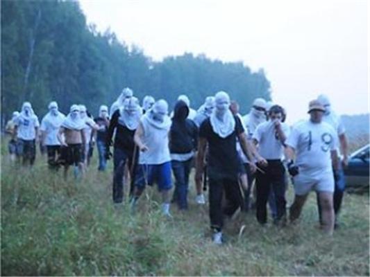 100 людей в масках напали на охранников Химкинского леса