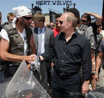 Прем'єр-міністр РФ відвідав байк-шоу в Севастополі