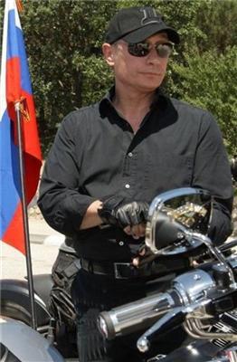 Премьер-министр РФ посетил байк-шоу в Севастополе