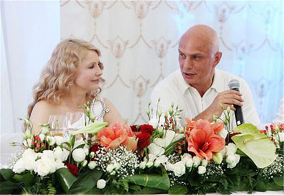Тимошенко выложила в Интернет фотографии с юбилея мужа
