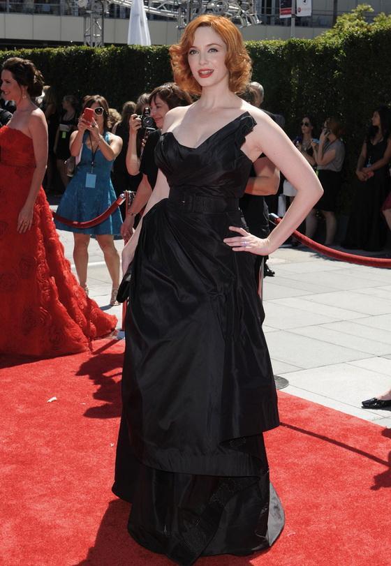 Бюст Кристины Хендрикс на красной дорожке