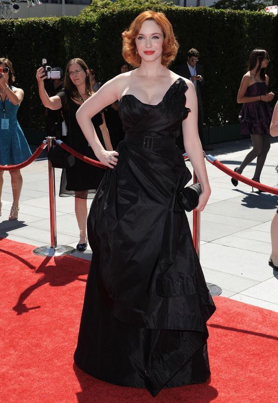 Бюст Кристины Хендрикс на красной дорожке