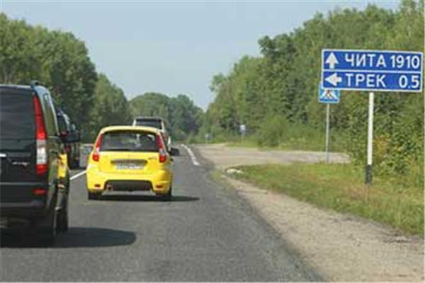 Путин ездит на "Калине" и пьет чай с дальнобойщиками. ФОТО