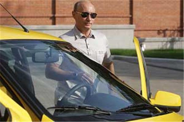 Путин ездит на "Калине" и пьет чай с дальнобойщиками. ФОТО