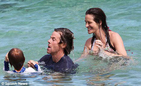 Джулия Робертс не бреет подмышки