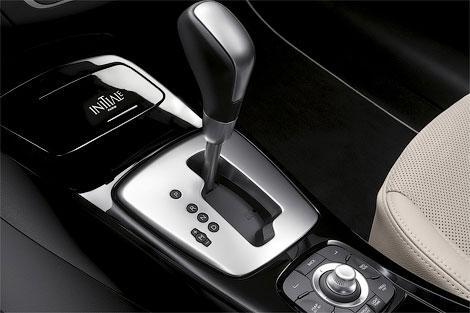 Компания Renault распространила официальные фотографии "Лагуны"