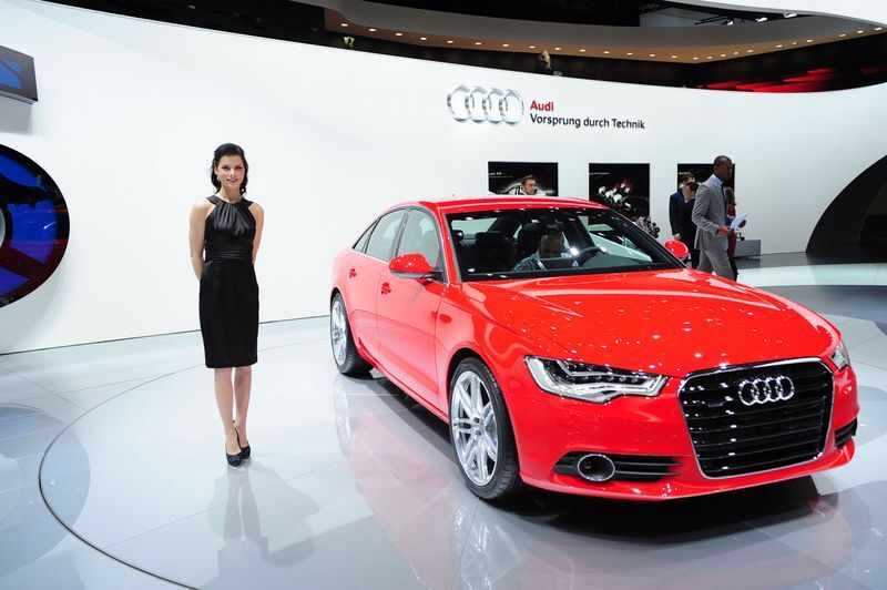 Девушки детройтского автосалона. Фотоотчет