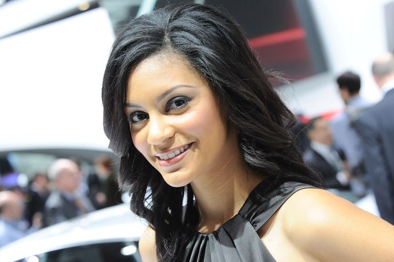 Девушки детройтского автосалона. Фотоотчет