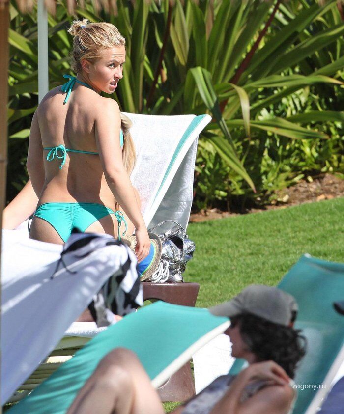 Невеста Кличко Хайден показалась в зеленом бикини