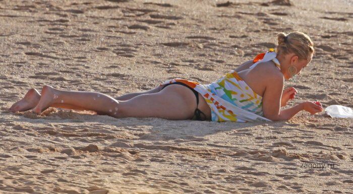 Невеста Кличко Хайден показалась в зеленом бикини