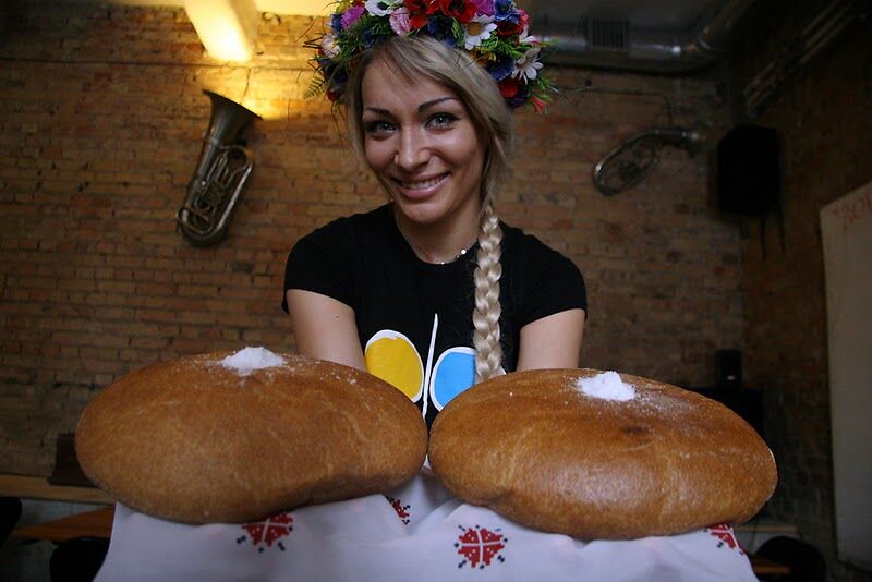 Артемій Лебедєв в гостях у FEMEN