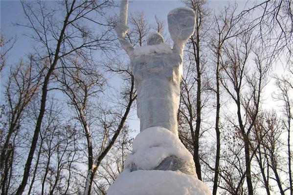Київ похований під 4-метровим шаром снігу. Оголошено НС. ФОТО