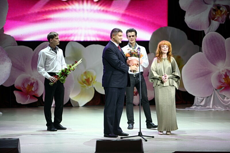 Янукович поздравил "Женщин III тысячелетия"