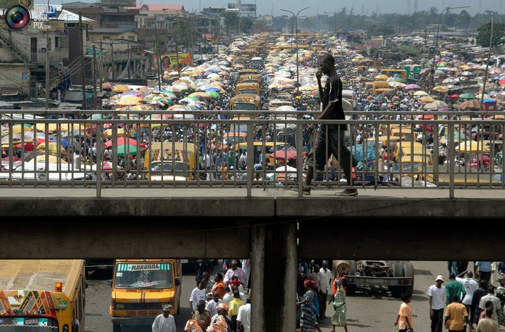 Перенаселена планета людей