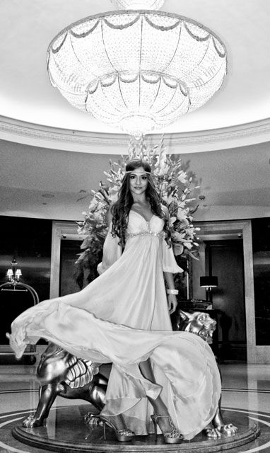 Харків'янка претендує на титул" Міс Земля". Фото