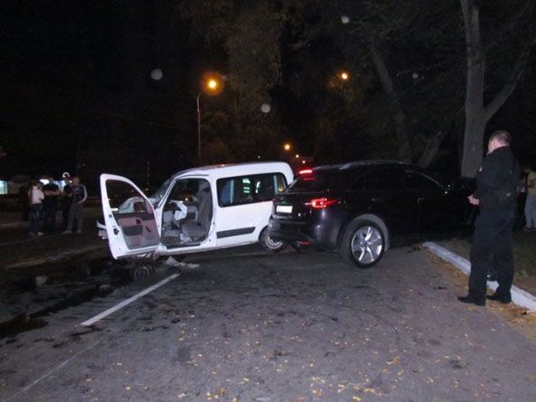 Футболист Премьер-лиги устроил страшную аварию в центре Мариуполя. Фото