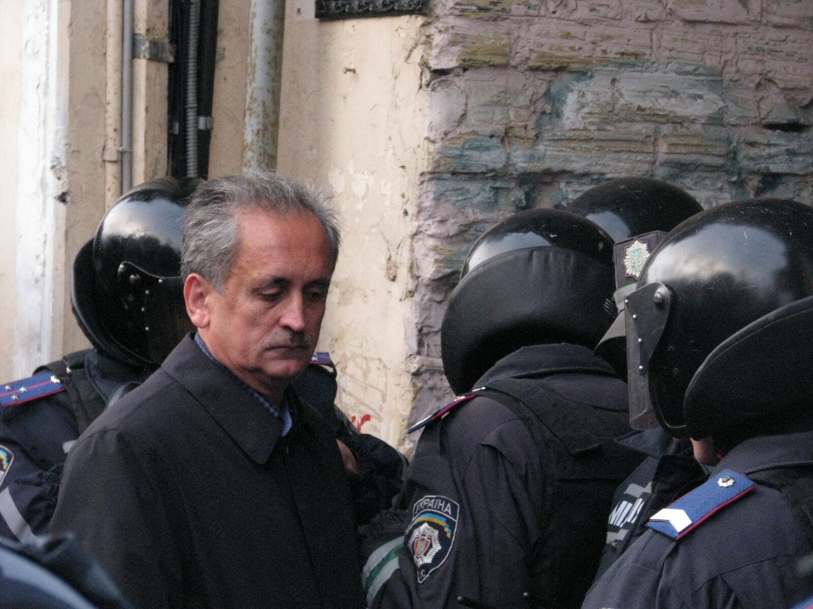 Вирок Тимошенко: бійки під судом і незадоволені нардепи