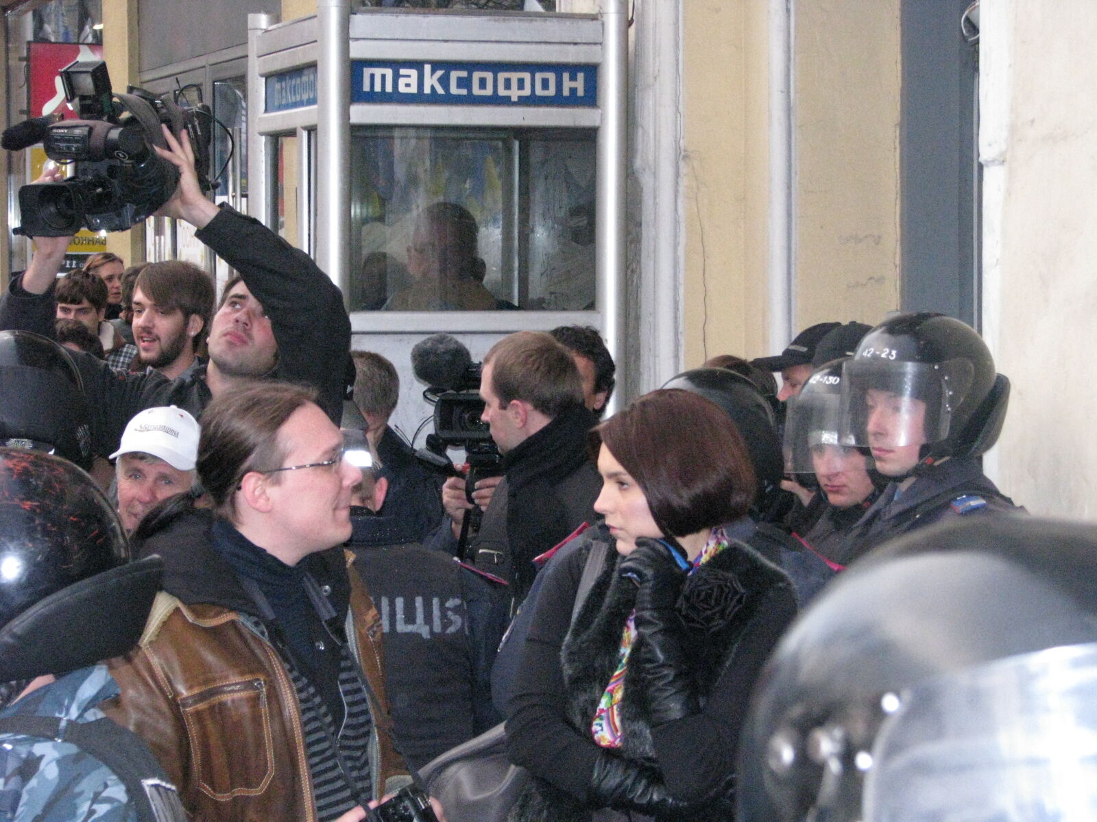 Вирок Тимошенко: бійки під судом і незадоволені нардепи