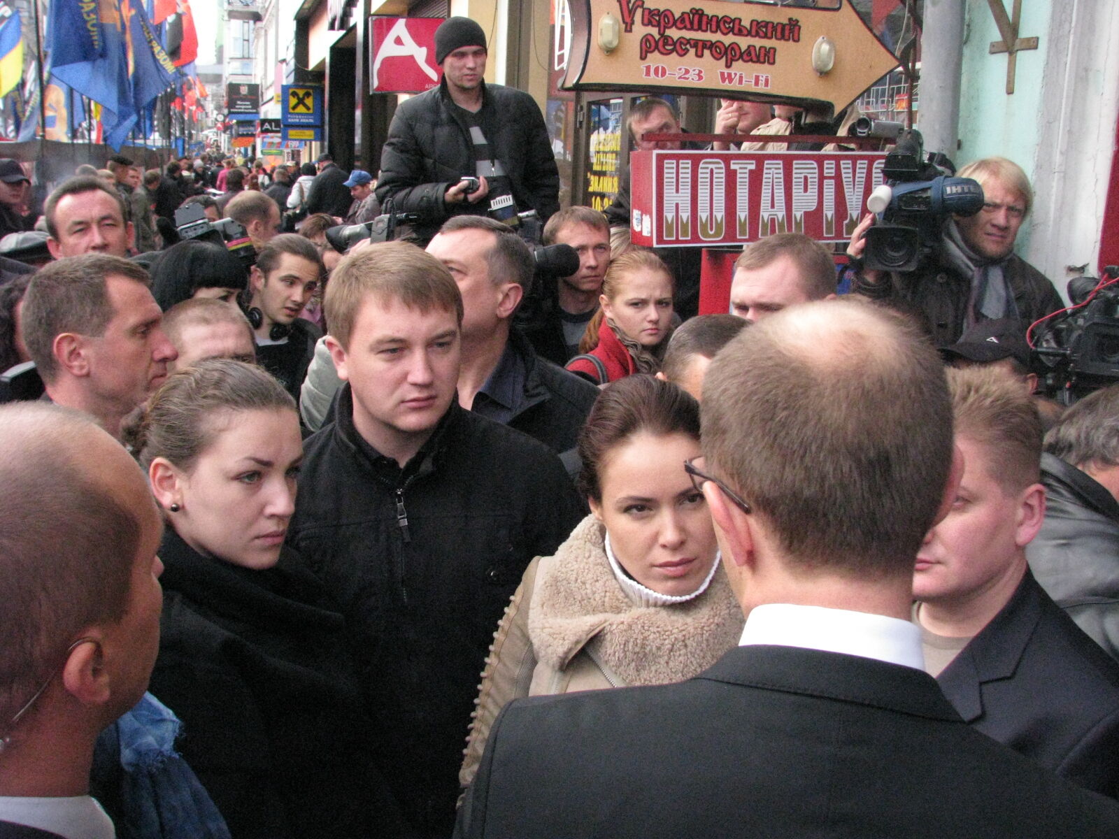 Вирок Тимошенко: бійки під судом і незадоволені нардепи