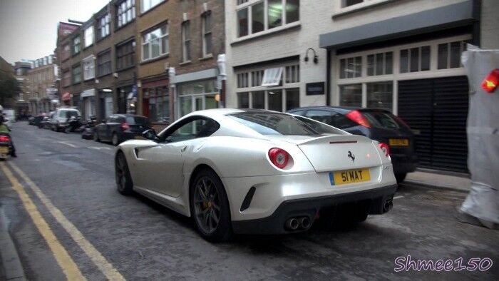 Лондон захватили суперкары. Видео 