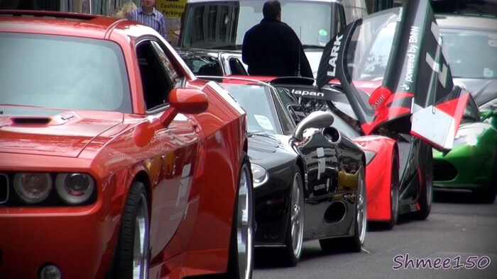 Лондон захватили суперкары. Видео 