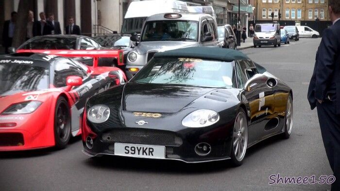 Лондон захватили суперкары. Видео 