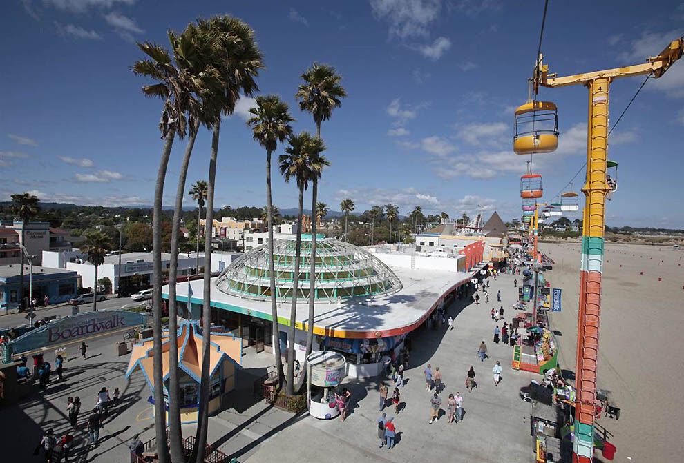 Столітня карусель в місті Санта-Крус