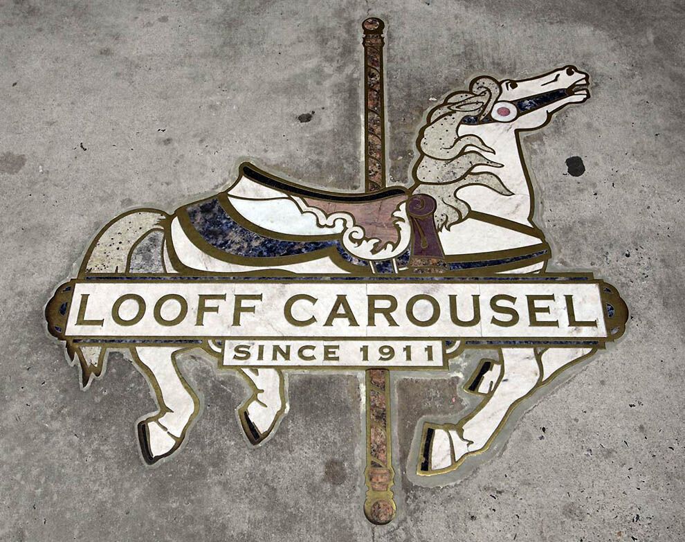 Столітня карусель в місті Санта-Крус