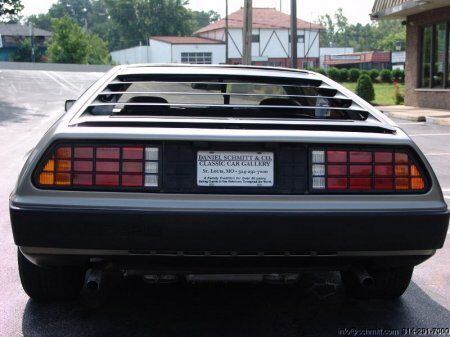 DeLorean из фильма «Назад в будущее» возродят. Фото